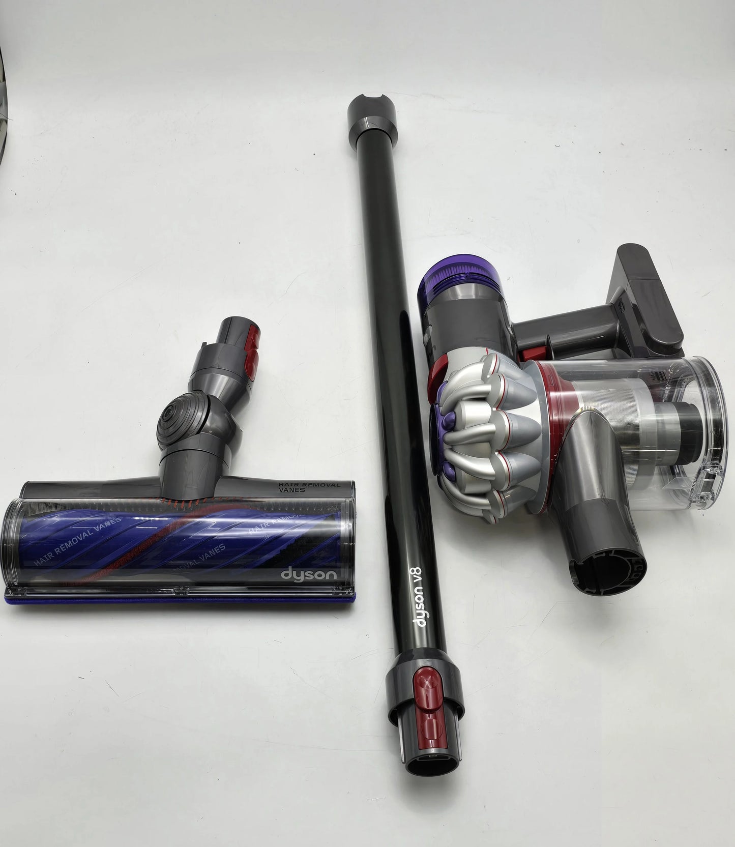 Absolute - Runtime SIlver Up Box Vacuum Cordless 40 SV25 V8 Min Open Dyson to