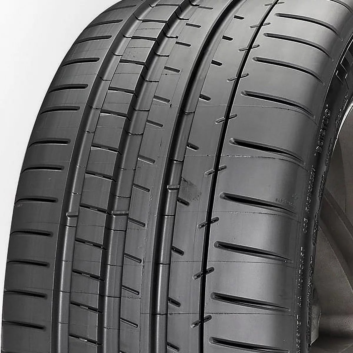 XL 285/30ZR20 UHP Pilot Super Passenger (99Y) Sport Michelin Tire